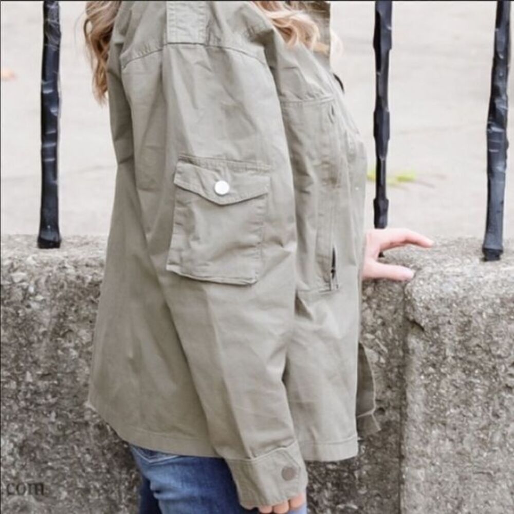 Oversized Utility Jacket‎ - Picture 8 of 15